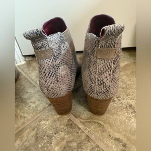 Snakeskin Pattern Ankle Boots